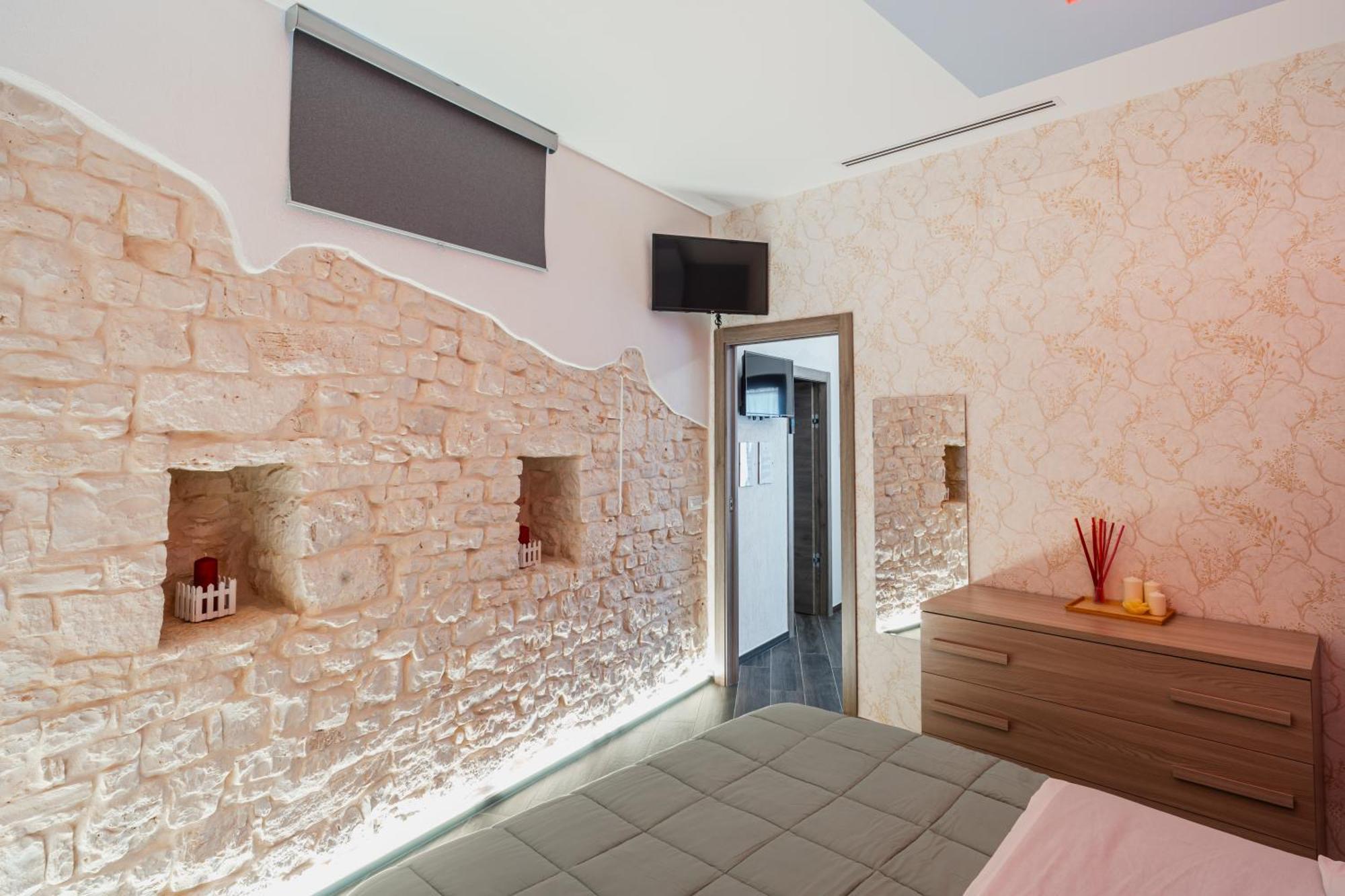 Luxuite Spa Con Piscina E Jacuzzi ألبيروبيللو المظهر الخارجي الصورة